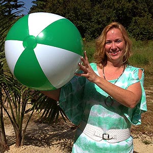 36'' Green & White Beach Balls