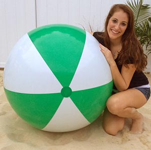 25 / 48'' Green & White Beach Balls